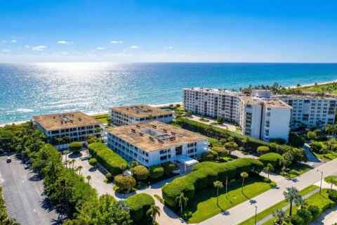 Condo in Palm Beach, Florida, 2 bedrooms № 2087676 - photo 24
