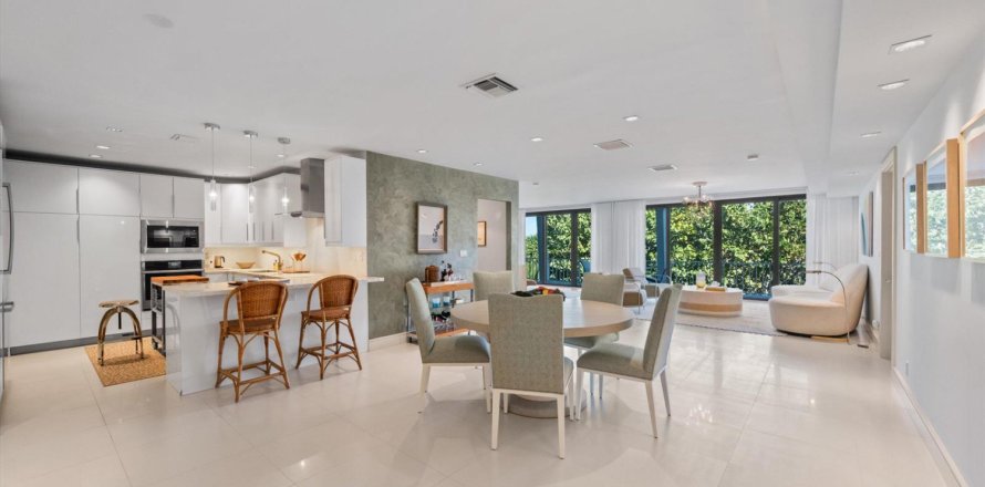 Condo in Palm Beach, Florida, 2 bedrooms № 2087676