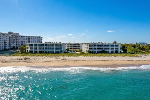 Condo in Palm Beach, Florida, 2 bedrooms № 2087676 - photo 23