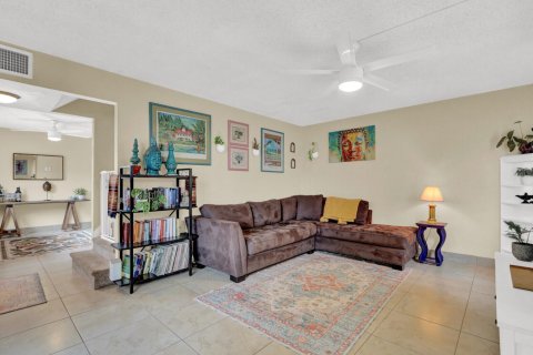 Copropriété à vendre à West Palm Beach, Floride: 2 chambres, 91.6 m2 № 2182879 - photo 11
