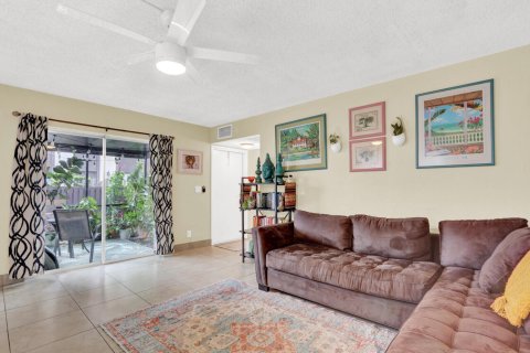 Copropriété à vendre à West Palm Beach, Floride: 2 chambres, 91.6 m2 № 2182879 - photo 9
