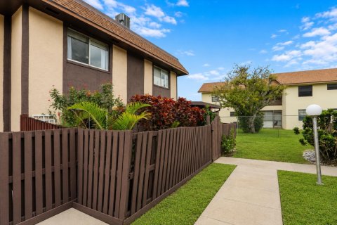 Copropriété à vendre à West Palm Beach, Floride: 2 chambres, 91.6 m2 № 2182879 - photo 30