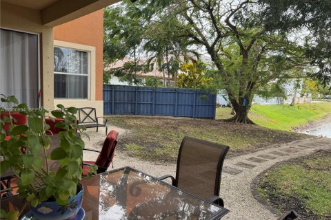 Villa ou maison à vendre à Miami, Floride: 5 chambres, 273.78 m2 № 2008666 - photo 6