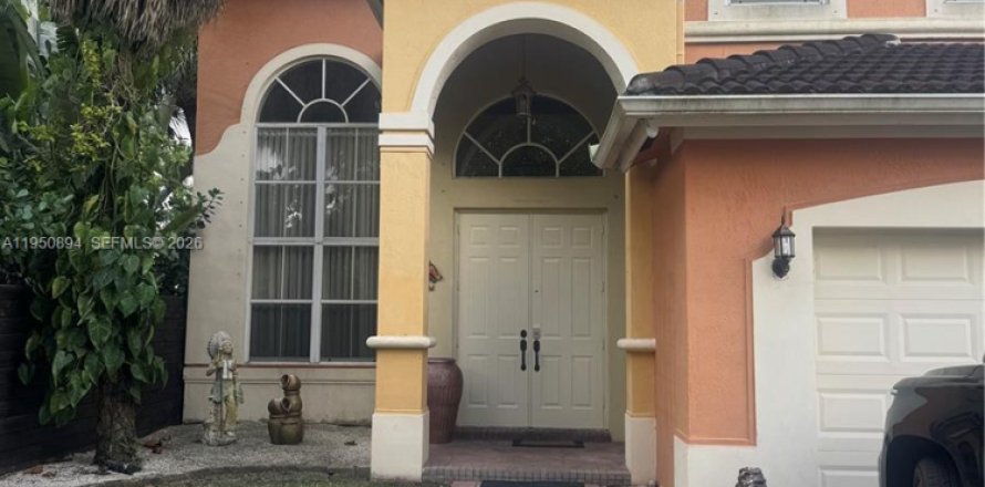 Villa ou maison à Miami, Floride 5 chambres, 273.78 m2 № 2008666