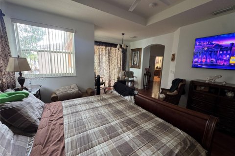 Villa ou maison à vendre à Miami, Floride: 5 chambres, 273.78 m2 № 2008666 - photo 15