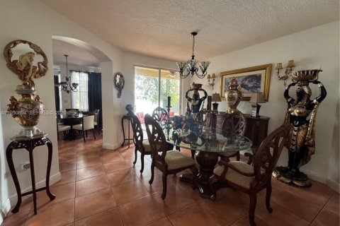 Villa ou maison à vendre à Miami, Floride: 5 chambres, 273.78 m2 № 2008666 - photo 12