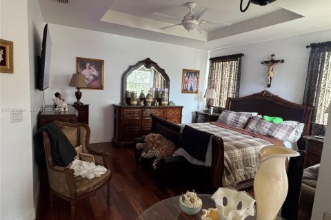 Villa ou maison à vendre à Miami, Floride: 5 chambres, 273.78 m2 № 2008666 - photo 14