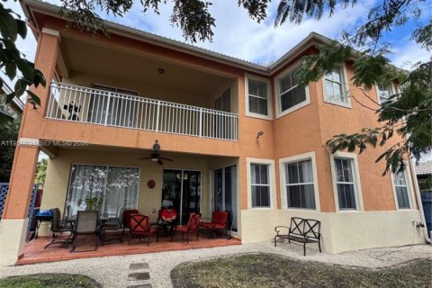 Villa ou maison à vendre à Miami, Floride: 5 chambres, 273.78 m2 № 2008666 - photo 3