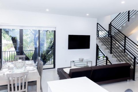 Townhouse in Miami, Florida 3 bedrooms, 215.44 sq.m. № 1952587 - photo 26