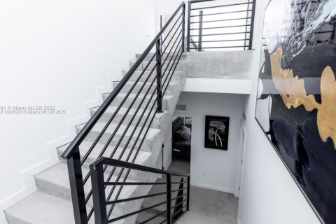 Townhouse in Miami, Florida 3 bedrooms, 215.44 sq.m. № 1952587 - photo 8