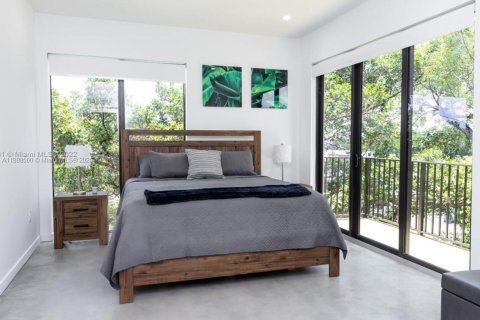 Townhouse in Miami, Florida 3 bedrooms, 215.44 sq.m. № 1952587 - photo 14