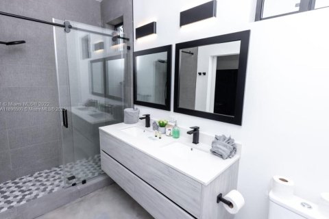Townhouse in Miami, Florida 3 bedrooms, 215.44 sq.m. № 1952587 - photo 9