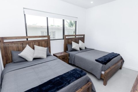 Townhouse in Miami, Florida 3 bedrooms, 215.44 sq.m. № 1952587 - photo 22