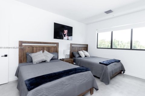 Townhouse in Miami, Florida 3 bedrooms, 215.44 sq.m. № 1952587 - photo 19