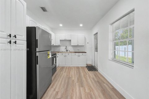 Villa ou maison à vendre à Miami Gardens, Floride: 3 chambres, 89.19 m2 № 2087905 - photo 27