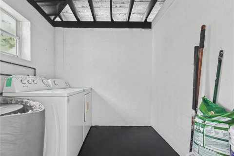 Villa ou maison à vendre à Miami Gardens, Floride: 3 chambres, 89.19 m2 № 2087905 - photo 24
