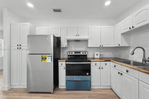Villa ou maison à vendre à Miami Gardens, Floride: 3 chambres, 89.19 m2 № 2087905 - photo 12