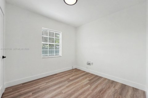 Villa ou maison à vendre à Miami Gardens, Floride: 3 chambres, 89.19 m2 № 2087905 - photo 17