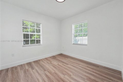 Villa ou maison à vendre à Miami Gardens, Floride: 3 chambres, 89.19 m2 № 2087905 - photo 20