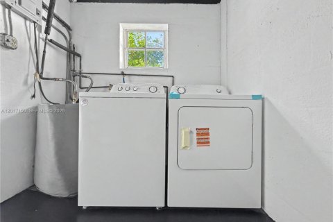 Villa ou maison à vendre à Miami Gardens, Floride: 3 chambres, 89.19 m2 № 2087905 - photo 25