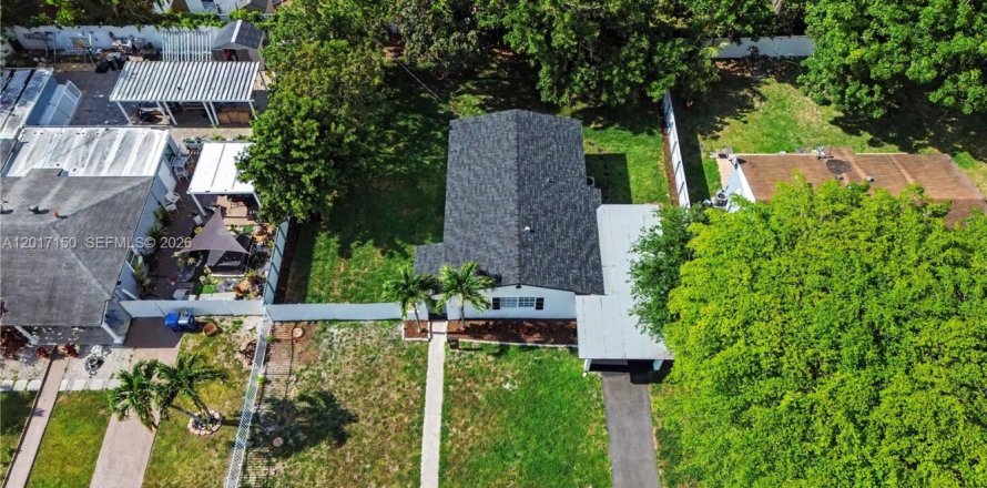 Villa ou maison à Miami Gardens, Floride 3 chambres, 89.19 m2 № 2087905