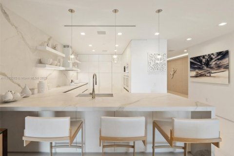 Condominio en venta en Miami Beach, Florida, 3 dormitorios, 281.31 m2 № 2034482 - foto 14