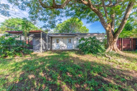 Villa ou maison à louer à Hollywood, Floride: 3 chambres, 94.02 m2 № 1956034 - photo 23