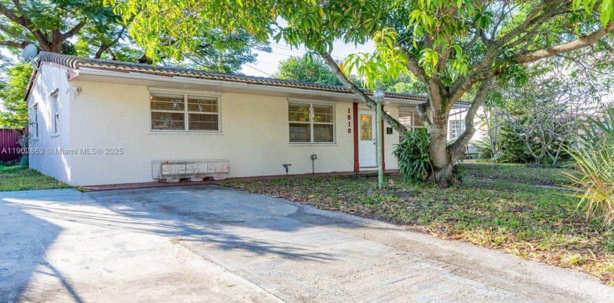 Villa ou maison à Hollywood, Floride 3 chambres, 94.02 m2 № 1956034