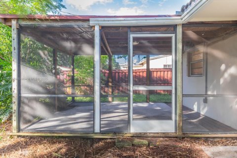 Villa ou maison à louer à Hollywood, Floride: 3 chambres, 94.02 m2 № 1956034 - photo 22