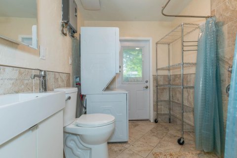 Villa ou maison à louer à Hollywood, Floride: 3 chambres, 94.02 m2 № 1956034 - photo 10