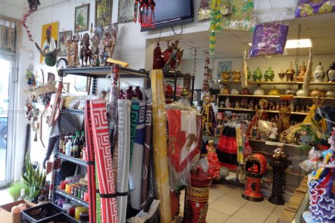 Commercial property in Hollywood, Florida № 1971729 - photo 6