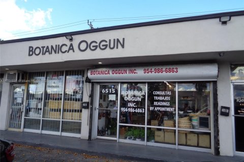 Commercial property in Hollywood, Florida № 1971729 - photo 4