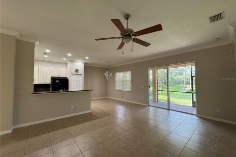 House in Wimauma, Florida 2 bedrooms, 138.05 sq.m. № 1849677 - photo 7