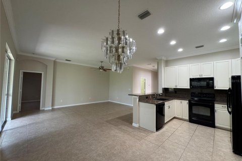 House in Wimauma, Florida 2 bedrooms, 138.05 sq.m. № 1849677 - photo 4