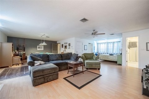 House in Winter Haven, Florida 4 bedrooms, 333.15 sq.m. № 1687831 - photo 26