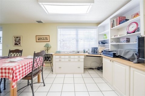 House in Winter Haven, Florida 4 bedrooms, 333.15 sq.m. № 1687831 - photo 30