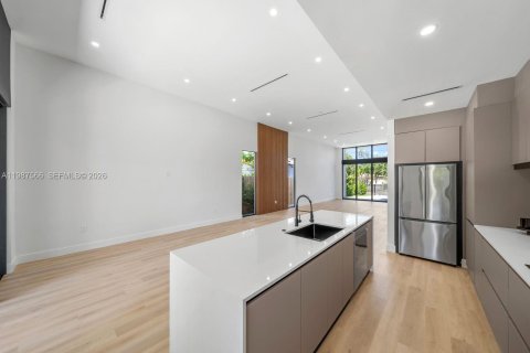 Villa ou maison à vendre à Miami, Floride: 5 chambres, 229.65 m2 № 2154963 - photo 16