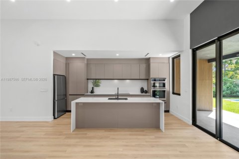 Villa ou maison à vendre à Miami, Floride: 5 chambres, 229.65 m2 № 2154963 - photo 13