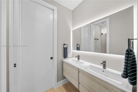 Villa ou maison à vendre à Miami, Floride: 5 chambres, 229.65 m2 № 2154963 - photo 27