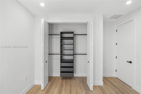 Villa ou maison à vendre à Miami, Floride: 5 chambres, 229.65 m2 № 2154963 - photo 29