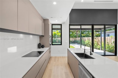 Villa ou maison à vendre à Miami, Floride: 5 chambres, 229.65 m2 № 2154963 - photo 15