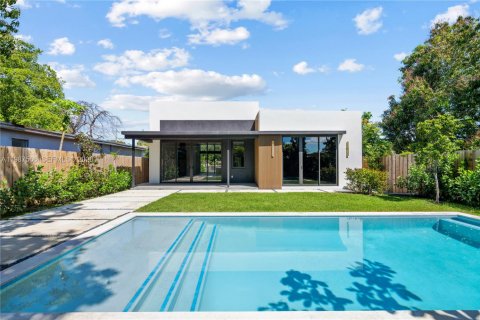 Villa ou maison à vendre à Miami, Floride: 5 chambres, 229.65 m2 № 2154963 - photo 4