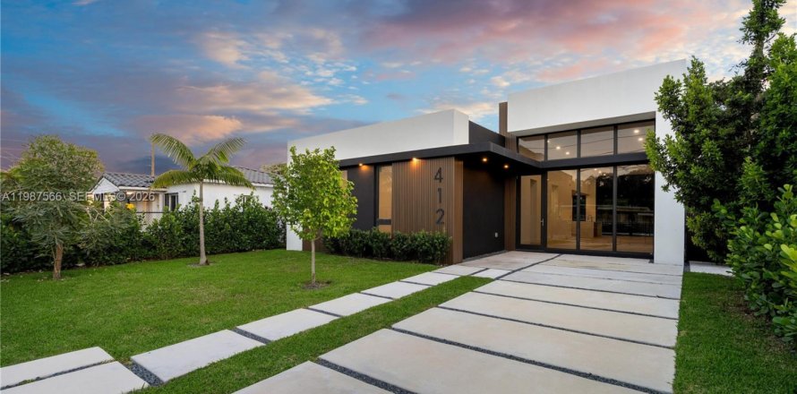 Villa ou maison à Miami, Floride 5 chambres, 229.65 m2 № 2154963