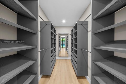 Villa ou maison à vendre à Miami, Floride: 5 chambres, 229.65 m2 № 2154963 - photo 24