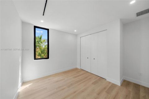 Villa ou maison à vendre à Miami, Floride: 5 chambres, 229.65 m2 № 2154963 - photo 26