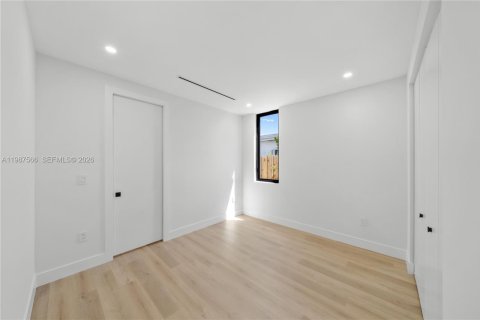 Villa ou maison à vendre à Miami, Floride: 5 chambres, 229.65 m2 № 2154963 - photo 25