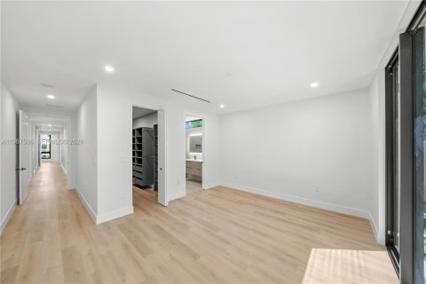 Villa ou maison à vendre à Miami, Floride: 5 chambres, 229.65 m2 № 2154963 - photo 22