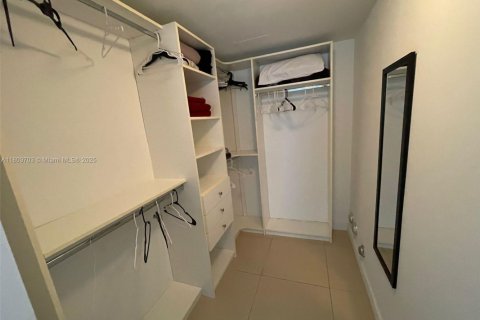 Copropriété à vendre à Miami, Floride: 2 chambres, 84.26 m2 № 1689004 - photo 10