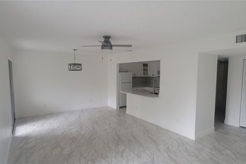 Copropriété à louer à Deltona, Floride: 2 chambres, 83.33 m2 № 2111885 - photo 10