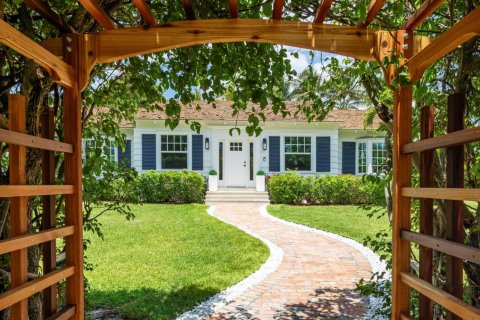 House in Delray Beach, Florida 4 bedrooms, 288 sq.m. № 2170088 - photo 4